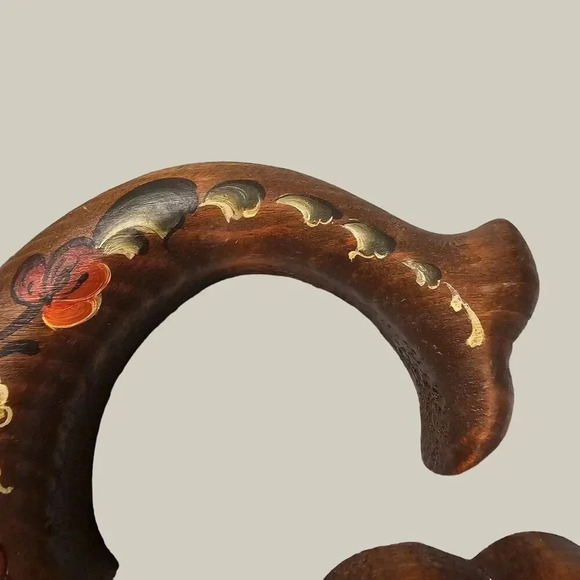 Floral Folk Art Handpainted Wood Carved Letter "G" Made in  USA Signed by Artist - Picture 7 of 10